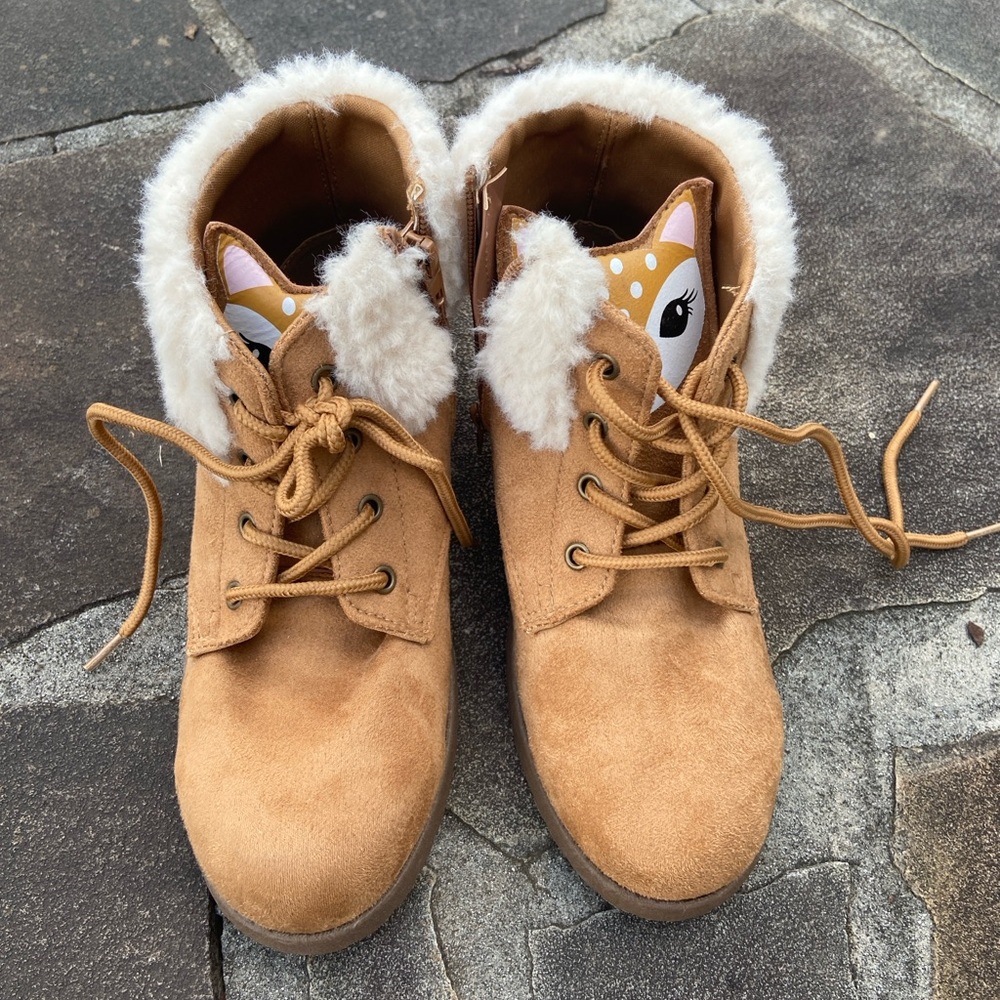 Youth suede tie boots